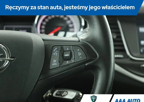 Opel Astra cena 48000 przebieg: 106762, rok produkcji 2018 z Bełchatów małe 211